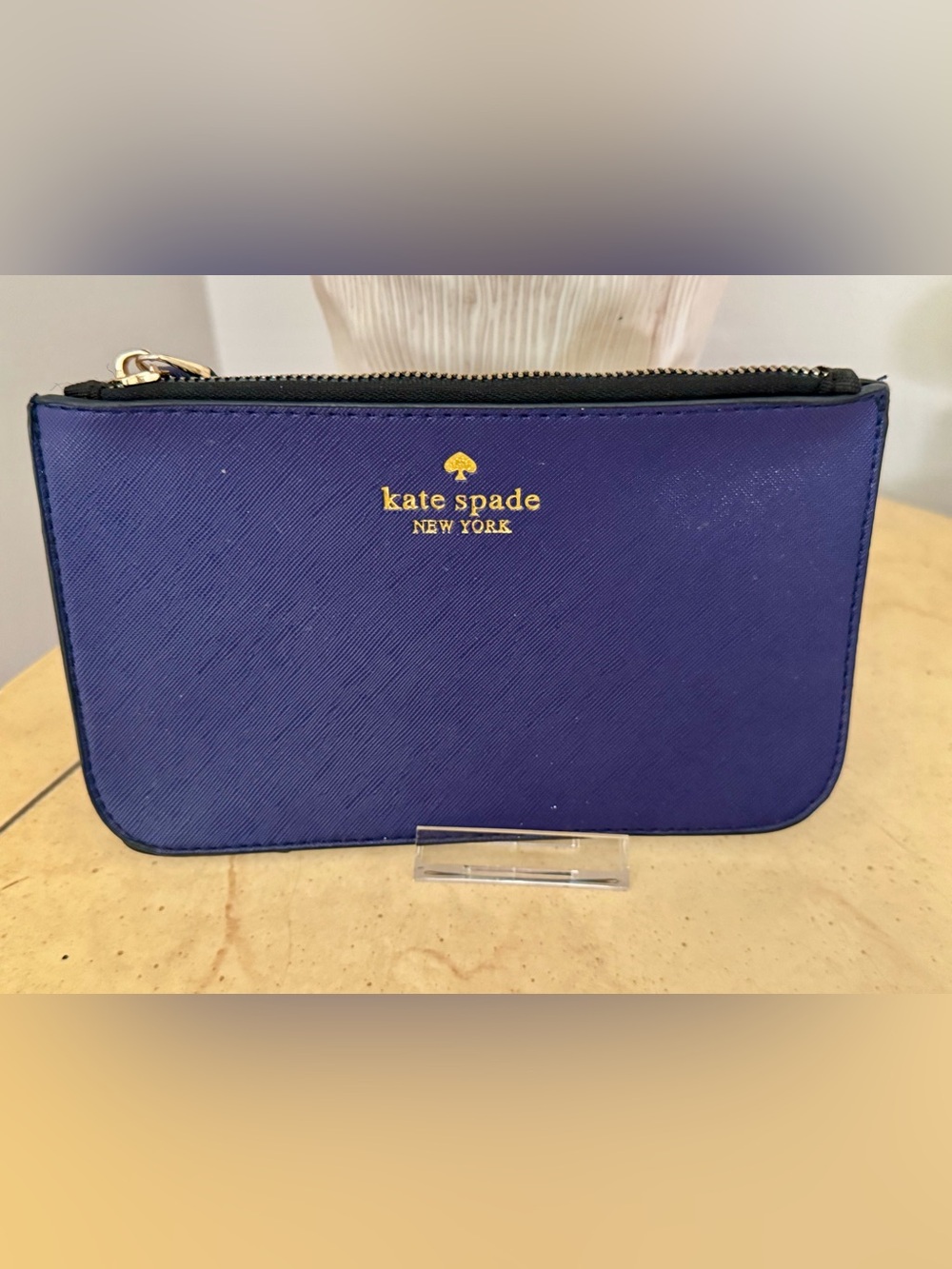 kate spade  Saffiano Zip Pouch with Gold Logo NWOT